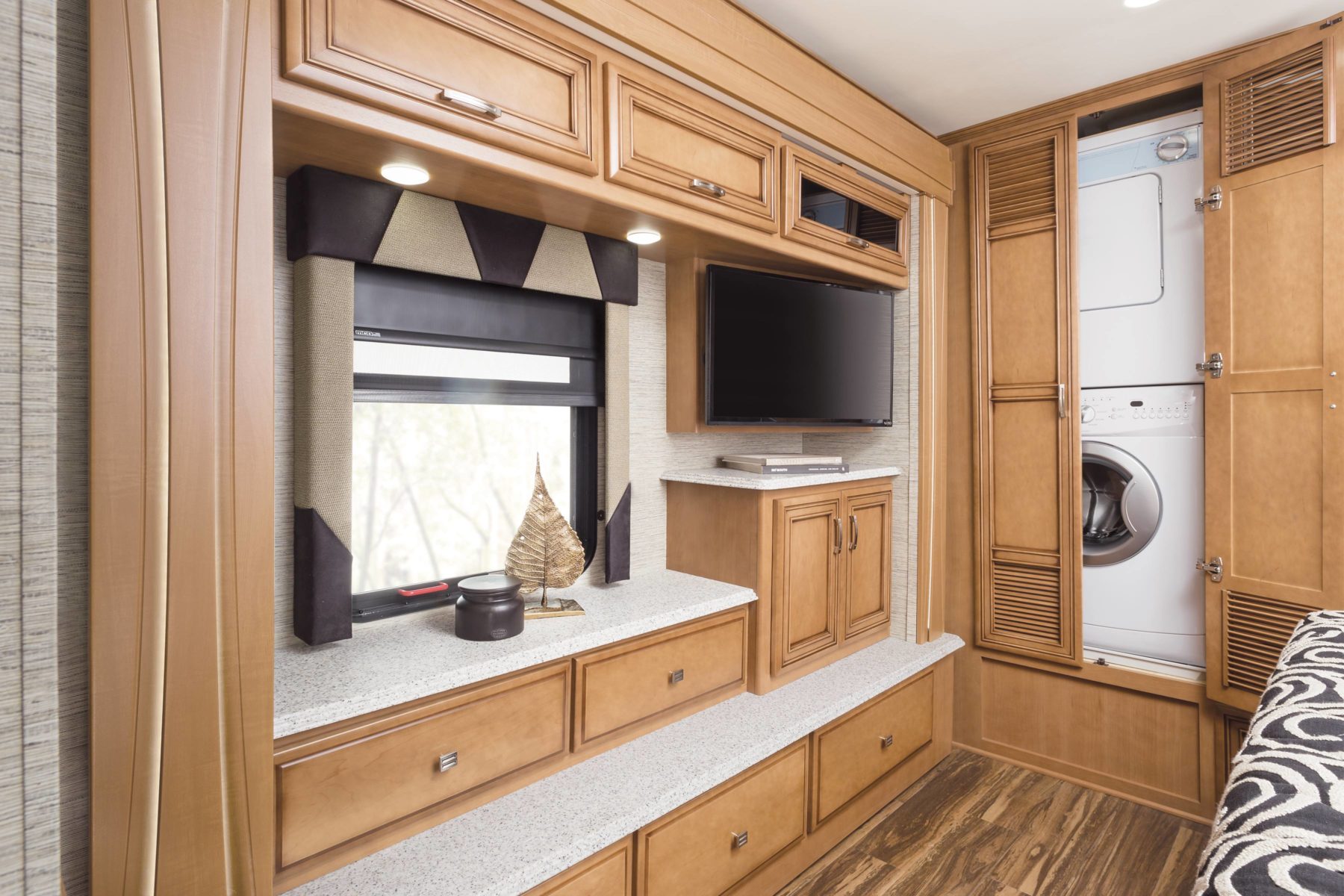 Bedroom image of the 2018 Ventana le Bedroom Dresser